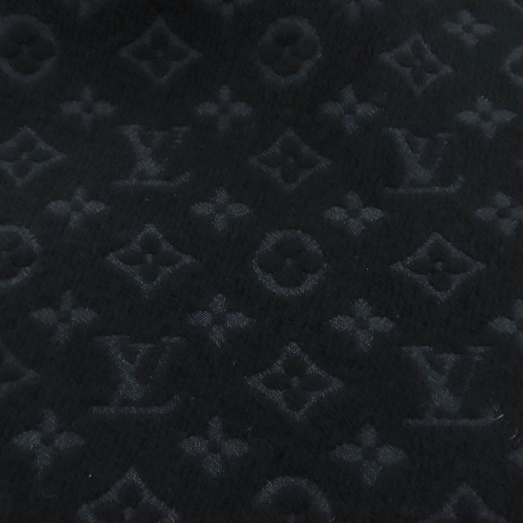 Louis Vuitton Monogram Classic Wool 100% Scarf with Fringes Black — view 5