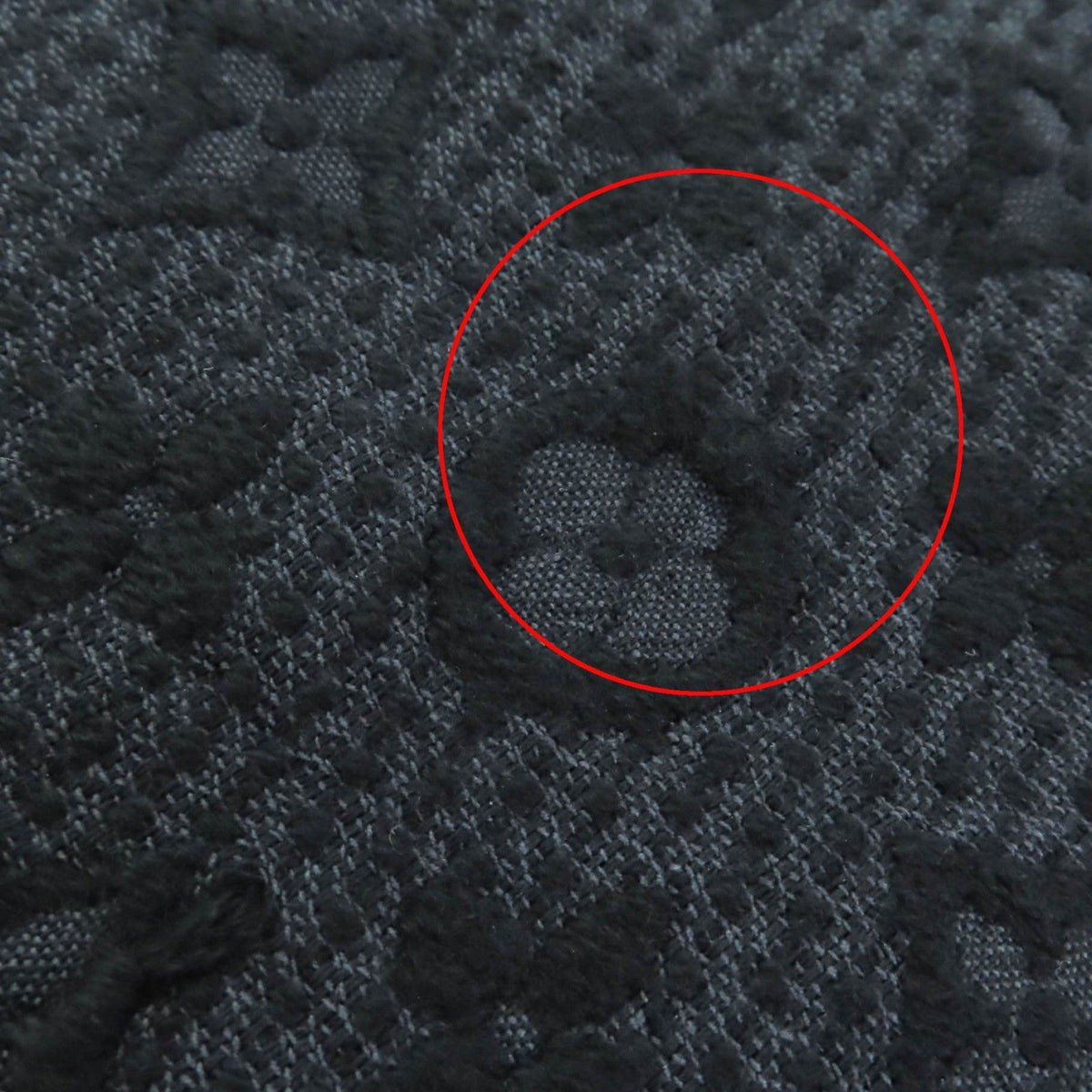 Louis Vuitton Monogram Classic Wool 100% Scarf with Fringes Black — view 7
