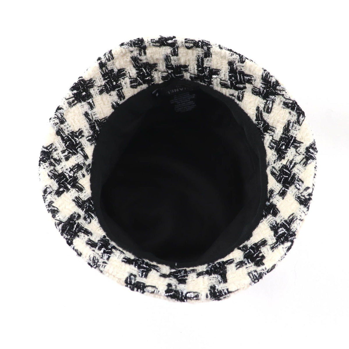 Chanel 20B CC Logo Plate Houndstooth Glitter Tweed Hat White Black — view 4