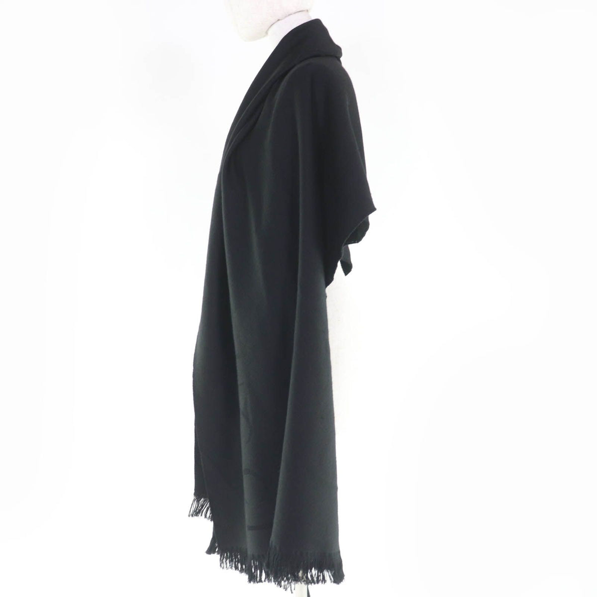 Gucci Wool 100% Logo Large Scarf with Fringe Shawl Black 70 — view 4
