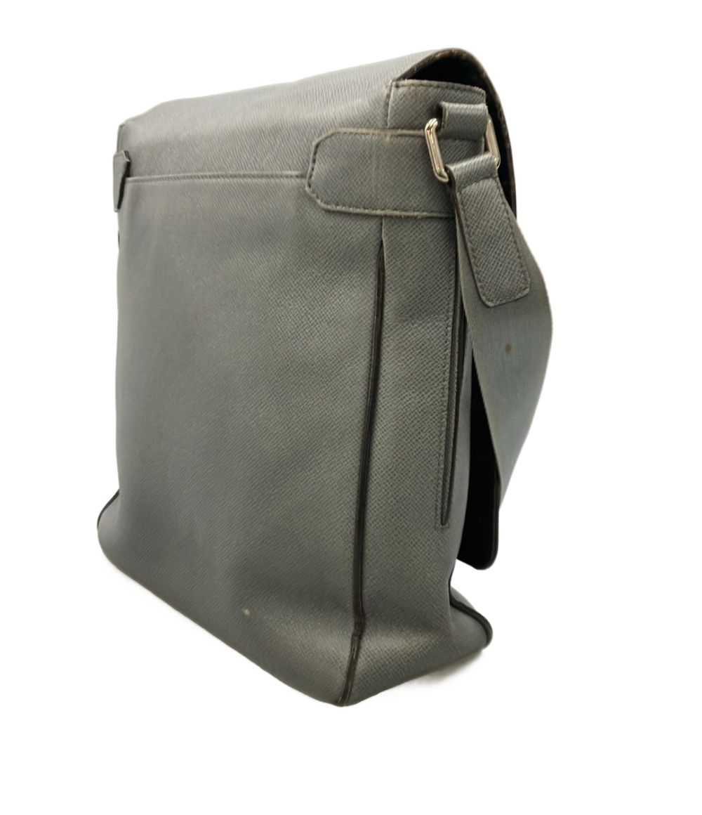 Louis Vuitton Messenger Bag Crossbody Milo Taiga — view 3