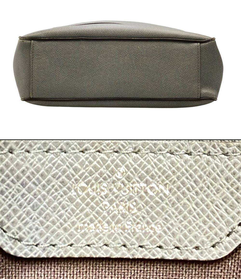 Louis Vuitton Messenger Bag Crossbody Milo Taiga — view 4