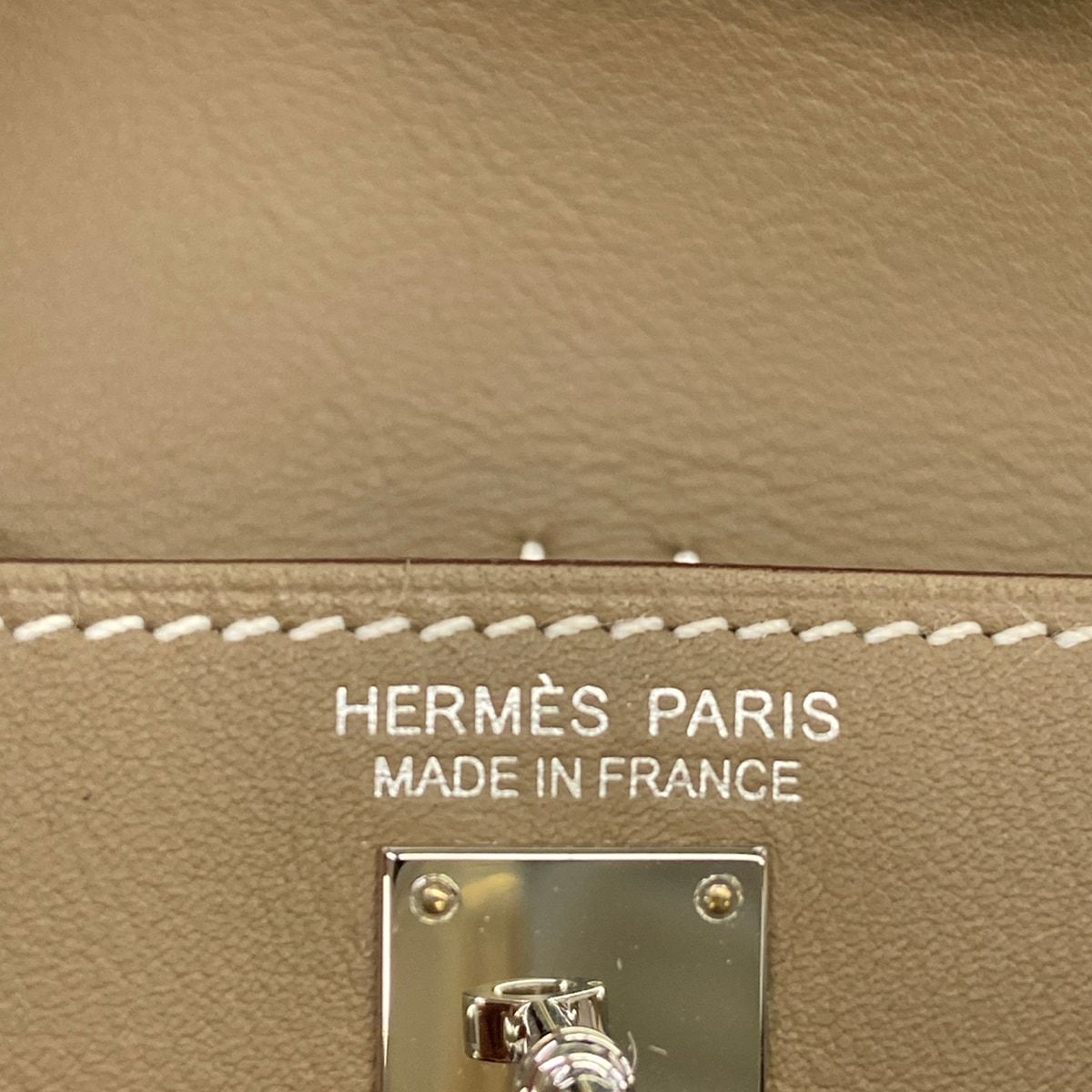 Hermes Key Holder Kelly Festival Etoupe Silver — view 3