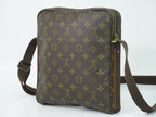 Louis Vuitton LV Trotteur Beaubourg Monogram Shoulder Bag Pochette Brown — view 2