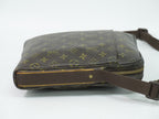 Louis Vuitton LV Trotteur Beaubourg Monogram Shoulder Bag Pochette Brown — view 4