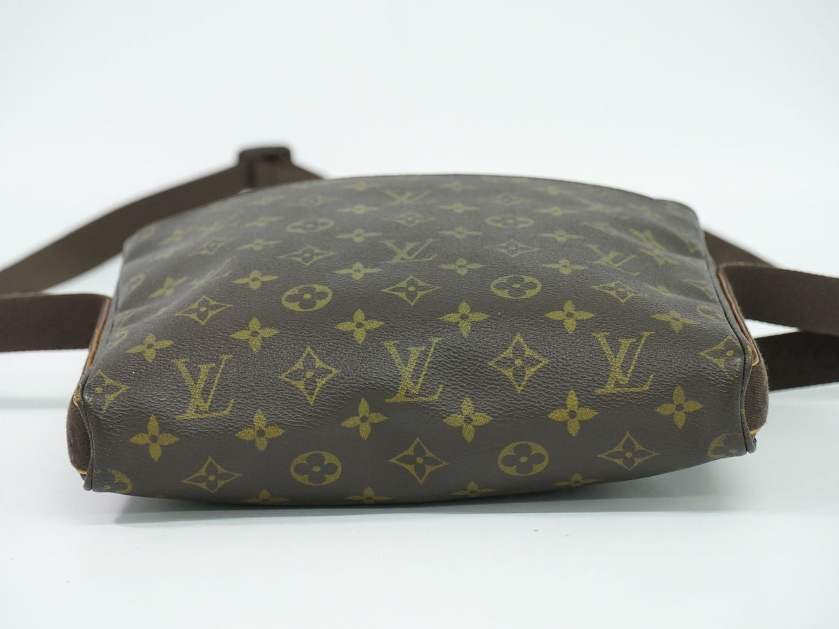 Louis Vuitton LV Trotteur Beaubourg Monogram Shoulder Bag Pochette Brown — view 3