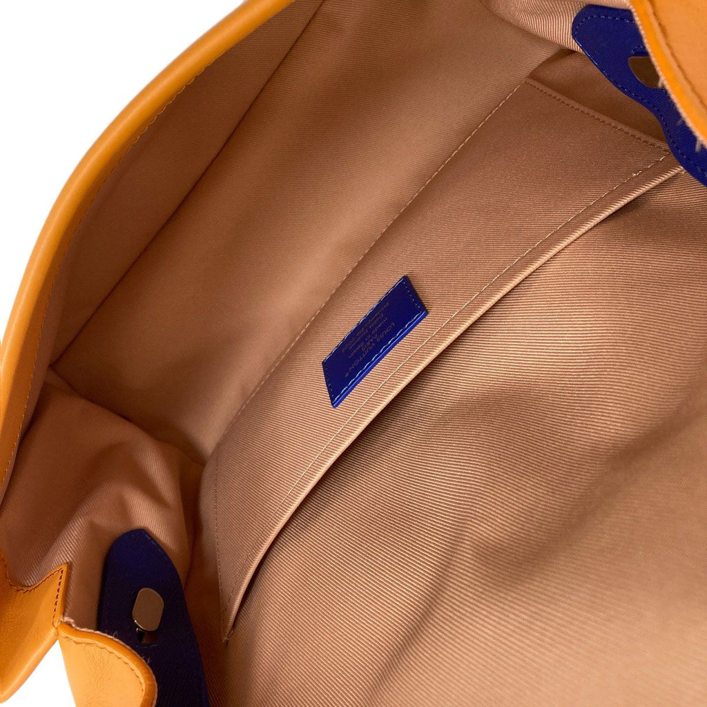Louis Vuitton Takeout Messenger Shoulder Bag Leather — view 5