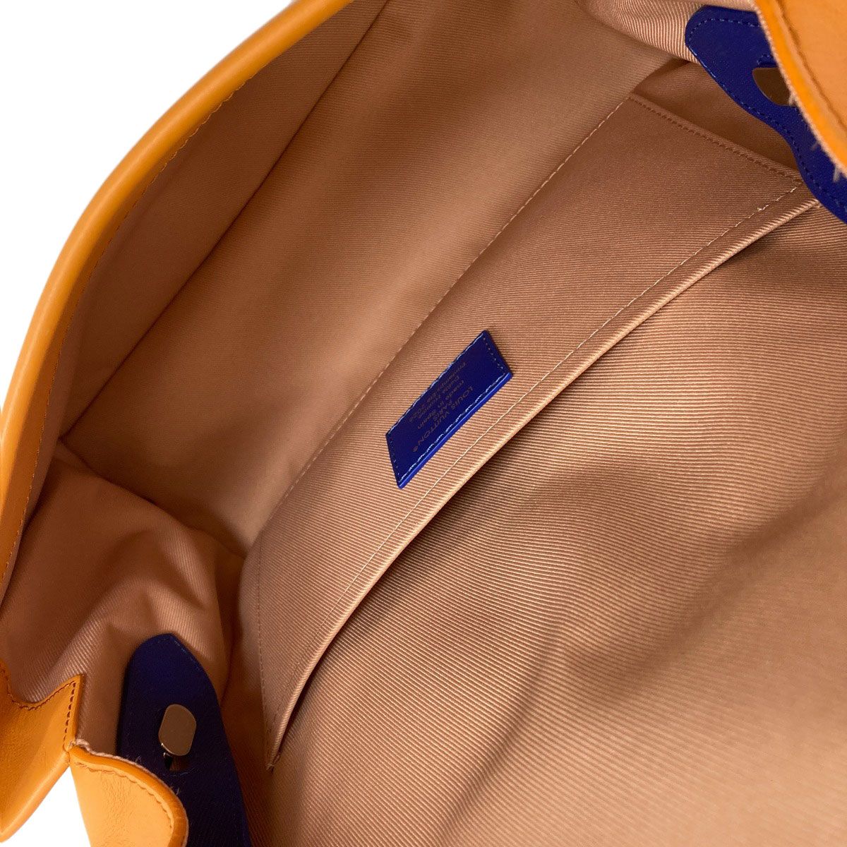 Louis Vuitton Takeout Messenger Shoulder Bag Leather — view 5
