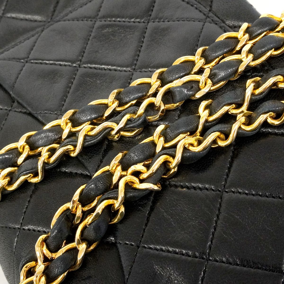 Chanel Shoulder Bag Quilted Lambskin Black Gold — view 8