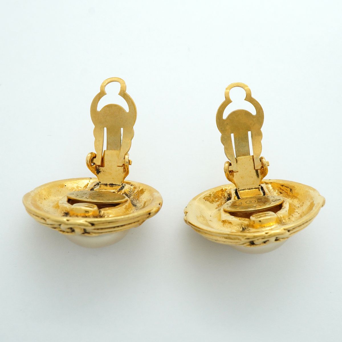 Chanel Earrings Vintage CC Logo Round Circle Gold Plated Faux Pearl — view 8