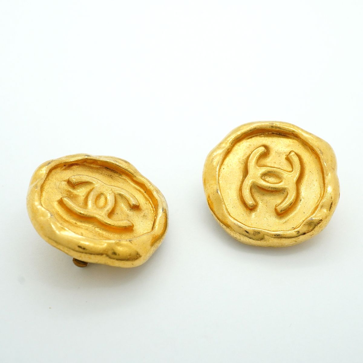 Chanel Earrings Vintage CC Logo Gold Plated — view 2