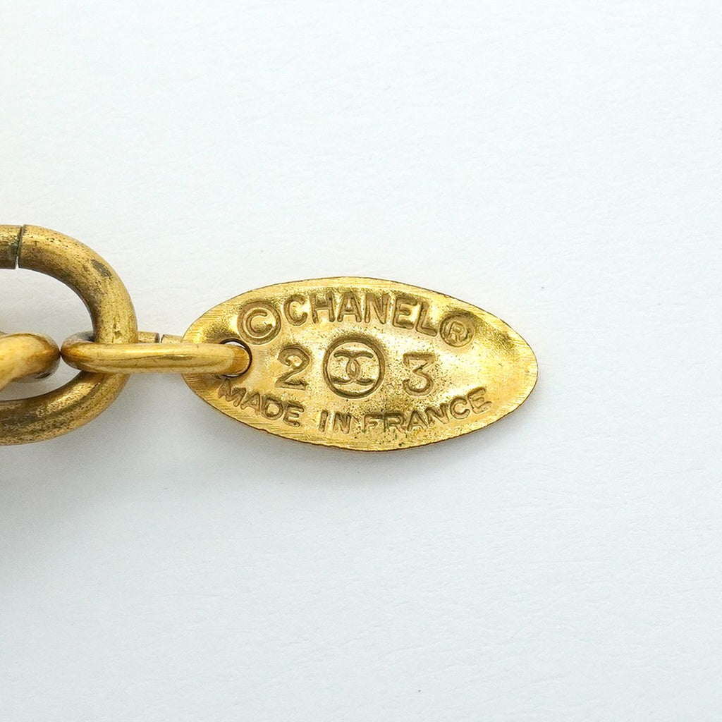 Chanel Necklace Vintage CC Logo Loupe Round Circle Gold Plated — view 5
