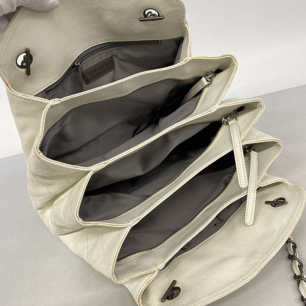 Chanel Shoulder Bag Caviar Leather White Silver — view 4