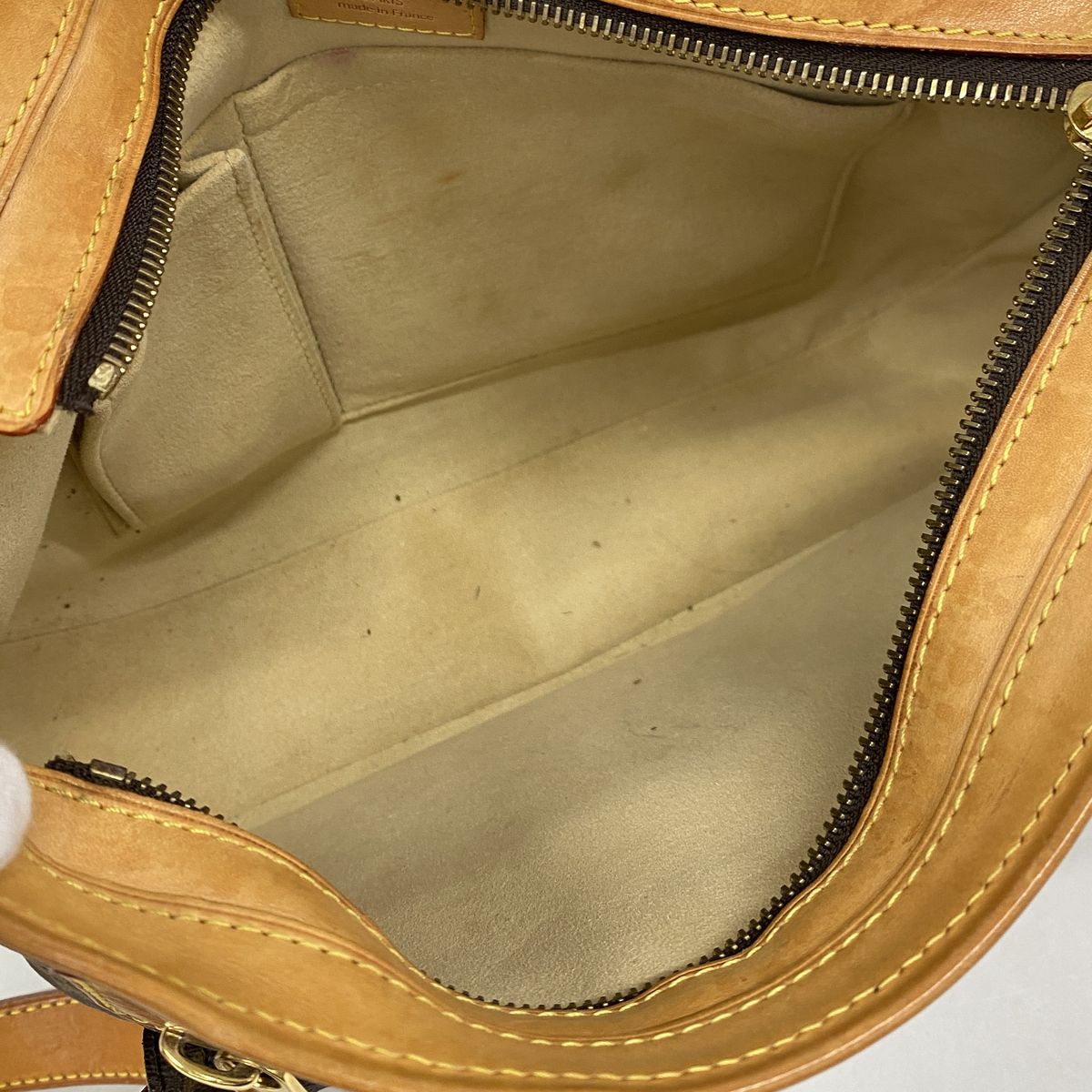 Louis Vuitton Shoulder Bag Monogram Hudson GM Brown — view 4