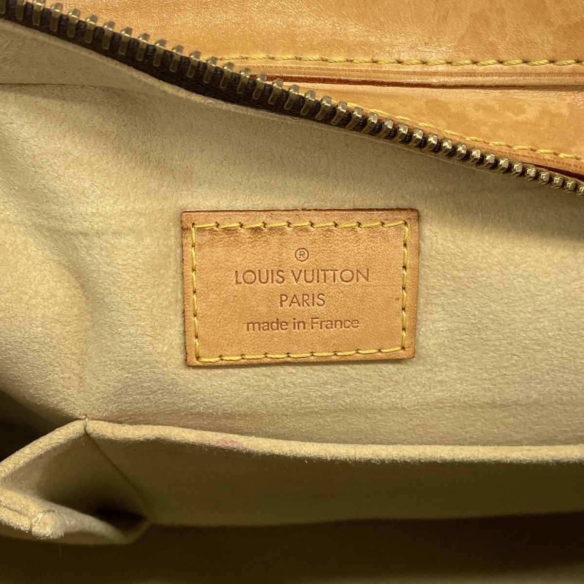 Louis Vuitton Shoulder Bag Monogram Hudson GM Brown — view 5
