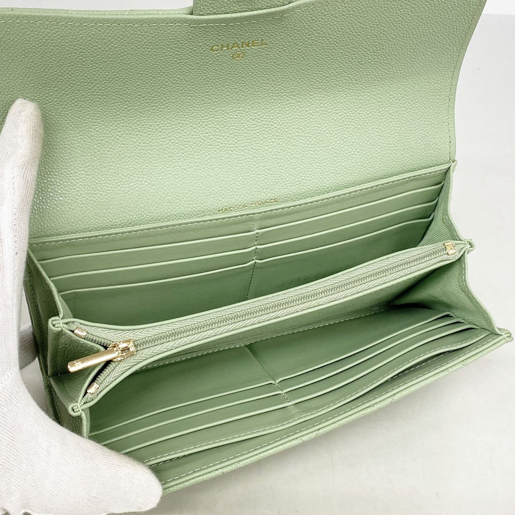 Chanel Wallet Quilted Caviar Leather Green Champagne Gold — view 3