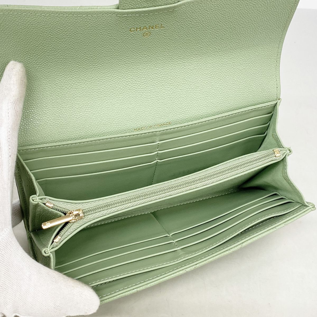 Chanel Wallet Quilted Caviar Leather Green Champagne Gold — view 3