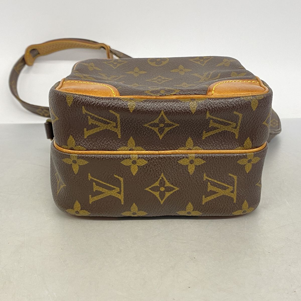 Louis Vuitton Shoulder Bag Monogram Amazone Brown — view 3