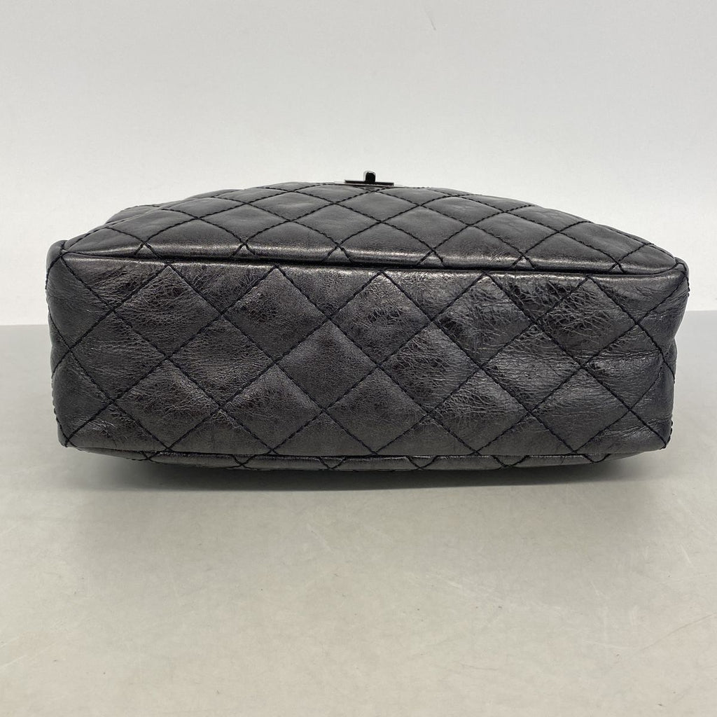 Chanel Shoulder Bag 2.55 Calfskin Black — view 3