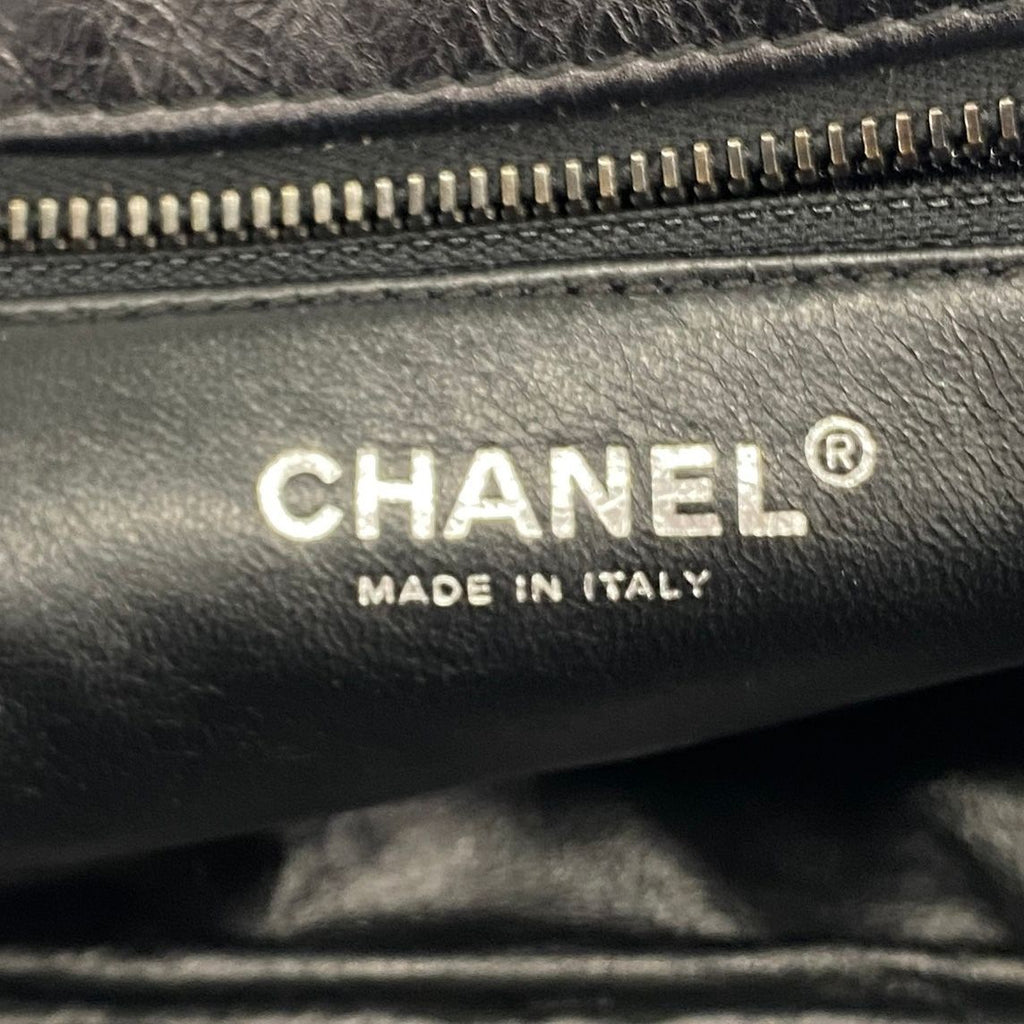 Chanel Shoulder Bag 2.55 Calfskin Black — view 5