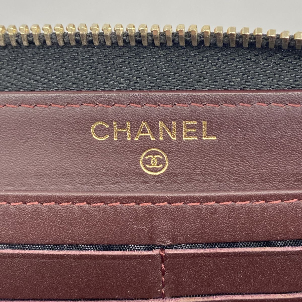 Chanel Wallet Quilted Caviar Leather Black Gold — view 4