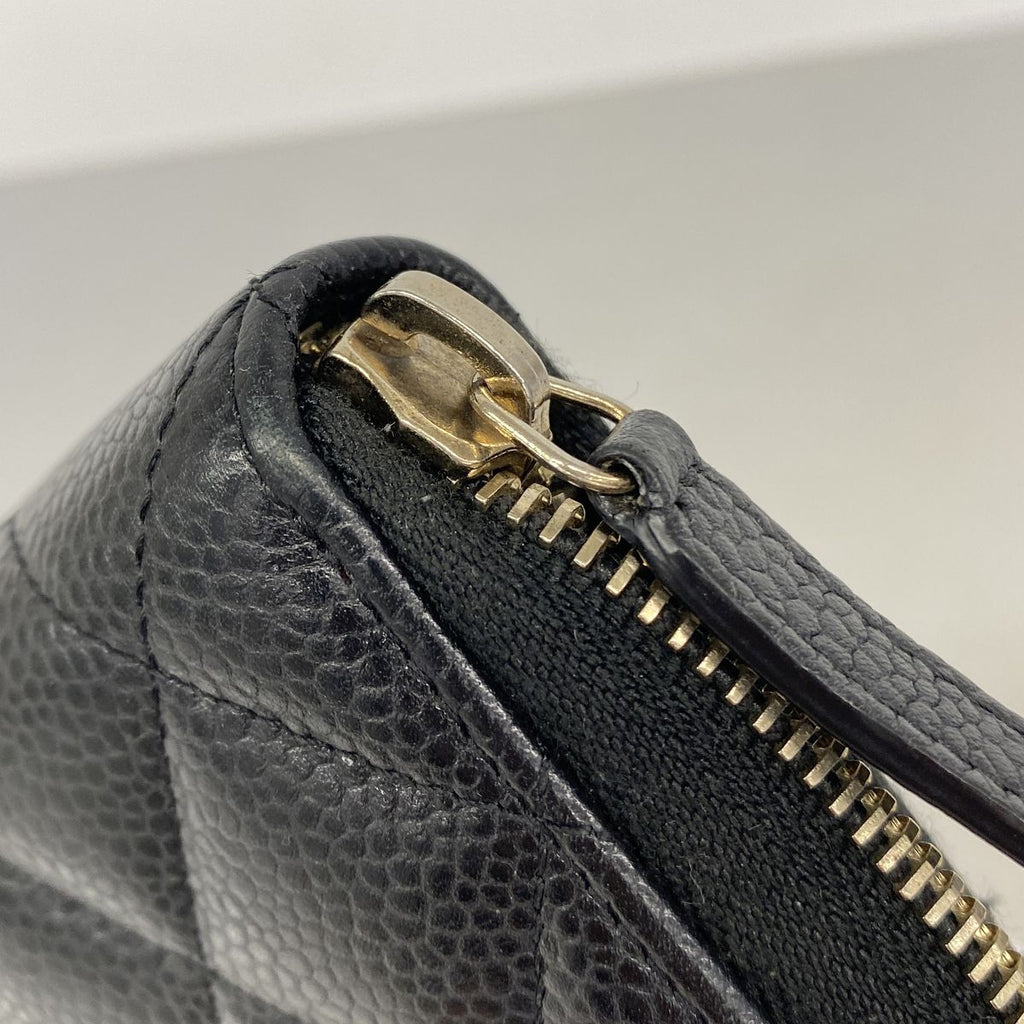 Chanel Wallet Quilted Caviar Leather Black Gold — view 5