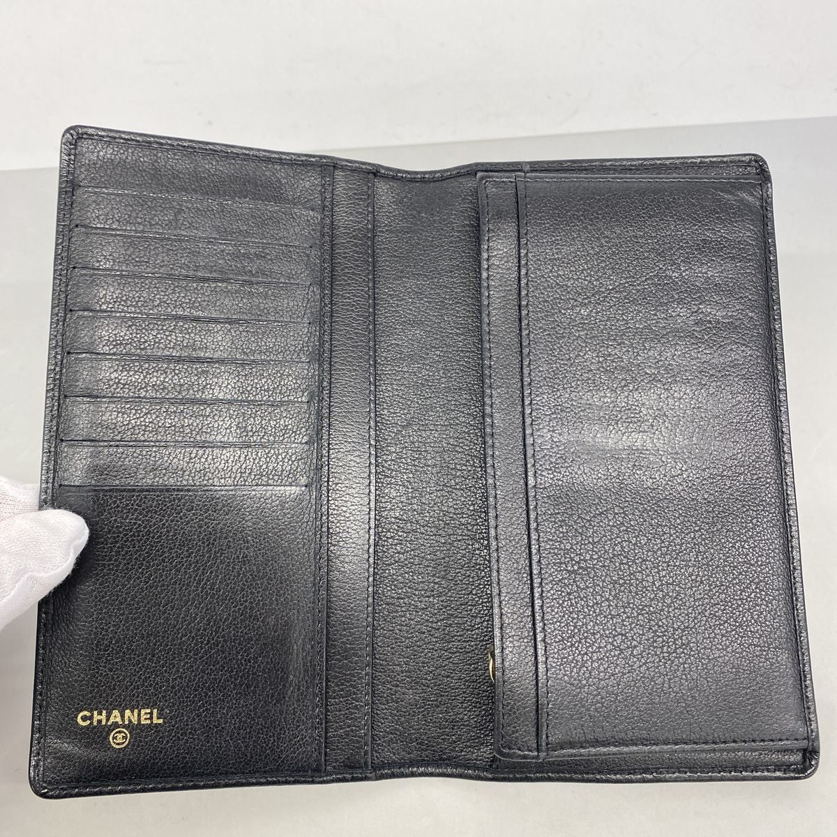 Chanel Wallet Camellia Leather Black Gold — view 3