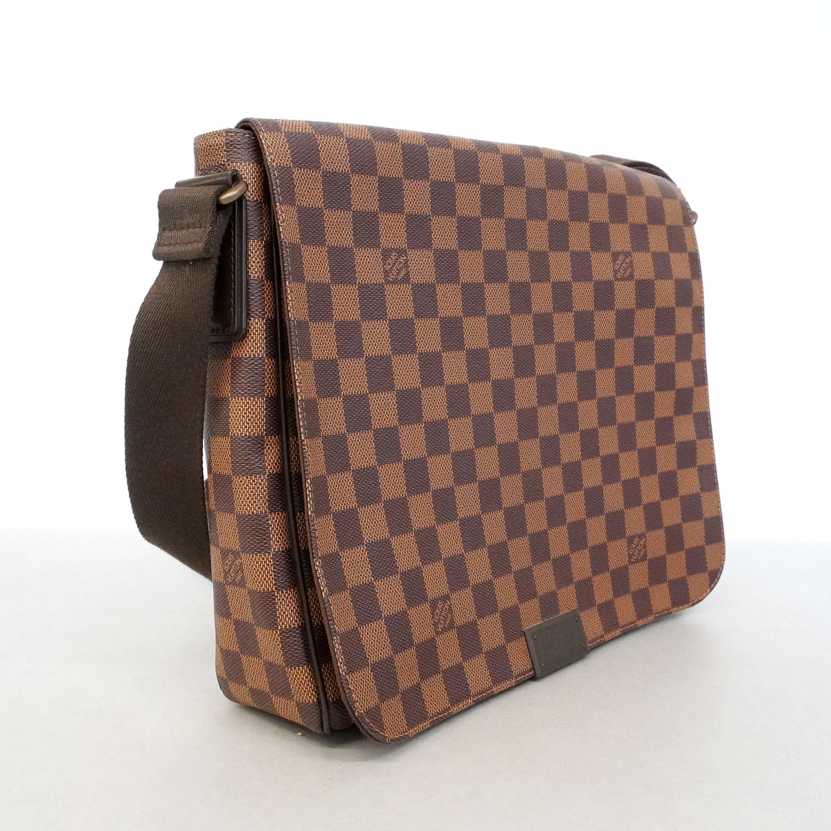 Louis Vuitton Shoulder Bag Damier District MM Ebene — view 2