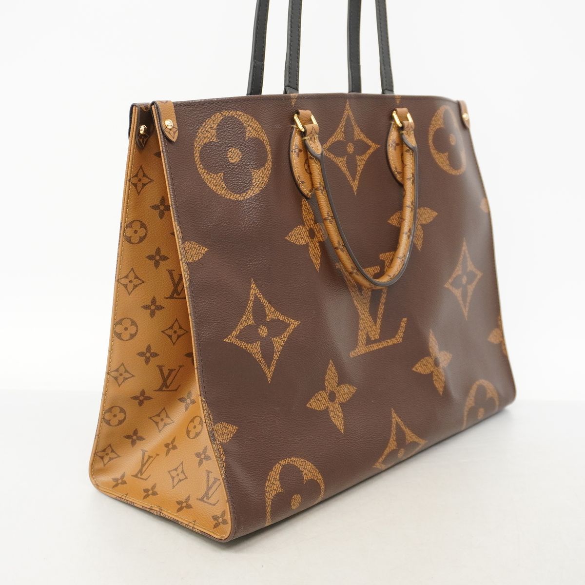Louis Vuitton Tote Bag Monogram Giant Reverse On The Go GM Brown 2-Way — view 2