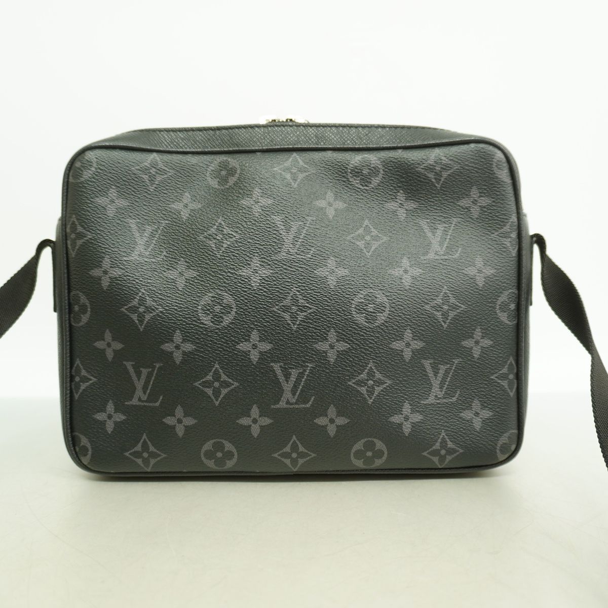 Louis Vuitton Shoulder Bag Taigarama Outdoor Messenger PM Black — view 8
