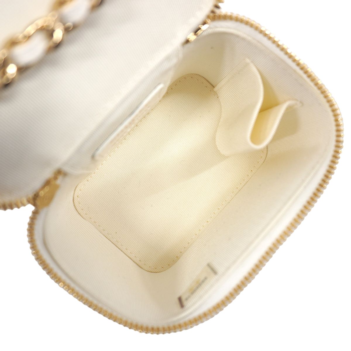 Chanel Vanity Bag Quilted Lambskin White Champagne Gold — view 4