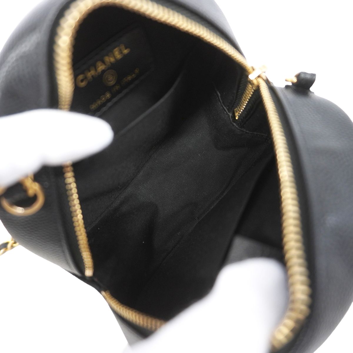 Chanel Shoulder Bag Quilted CC Filigree Caviar Leather Black Gold — view 4