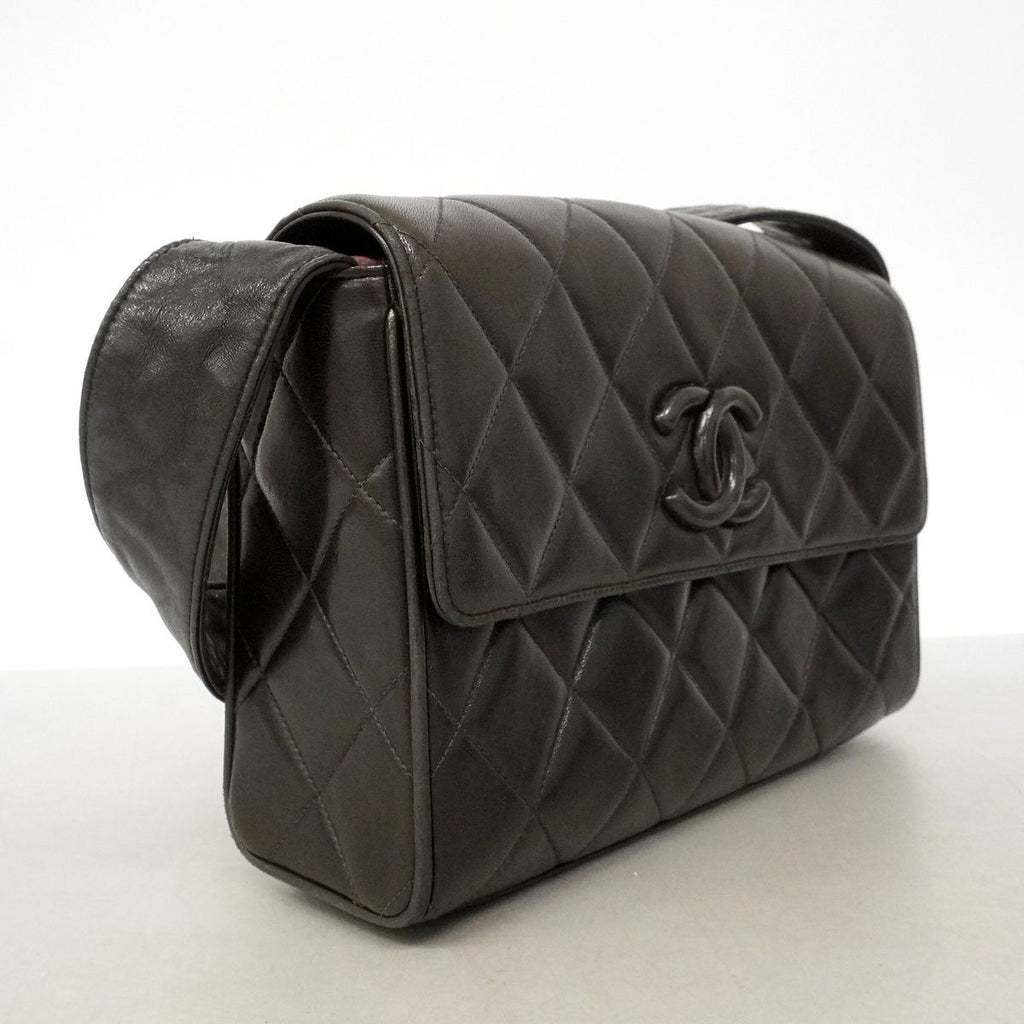 Chanel Shoulder Bag Quilted Lambskin Black Gold — view 2