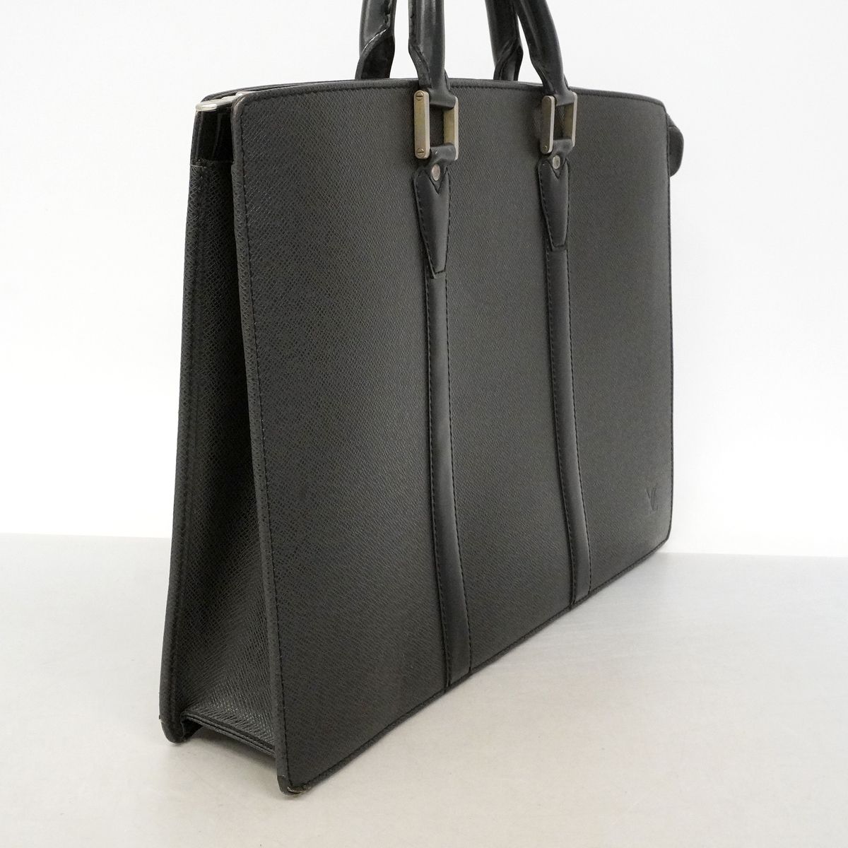 Louis Vuitton Business Bag Taiga Porte Documents Rosin Ardoise — view 2