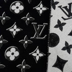 Louis Vuitton Echarpe LV Essential Shine Wool Silk Blend Scarf Black — view 4