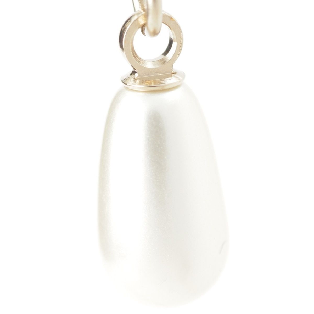 Chanel CC Logo Heart Pearl Earrings Black — view 6