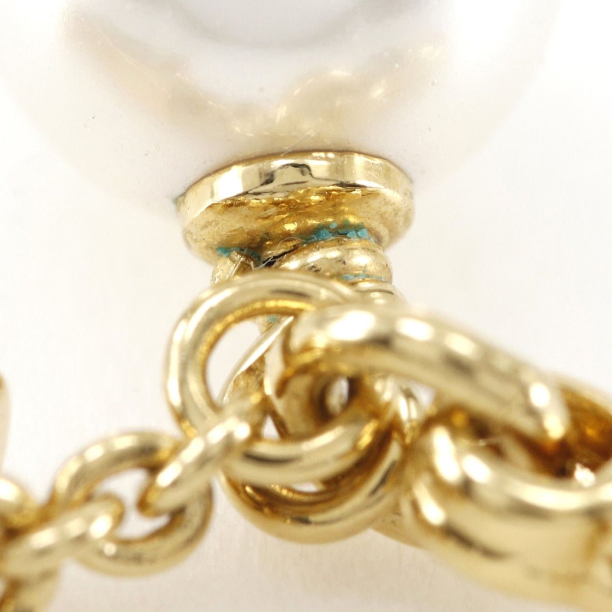 Louis Vuitton Charm LV Pearl Gold Plated Faux Keychain — view 3