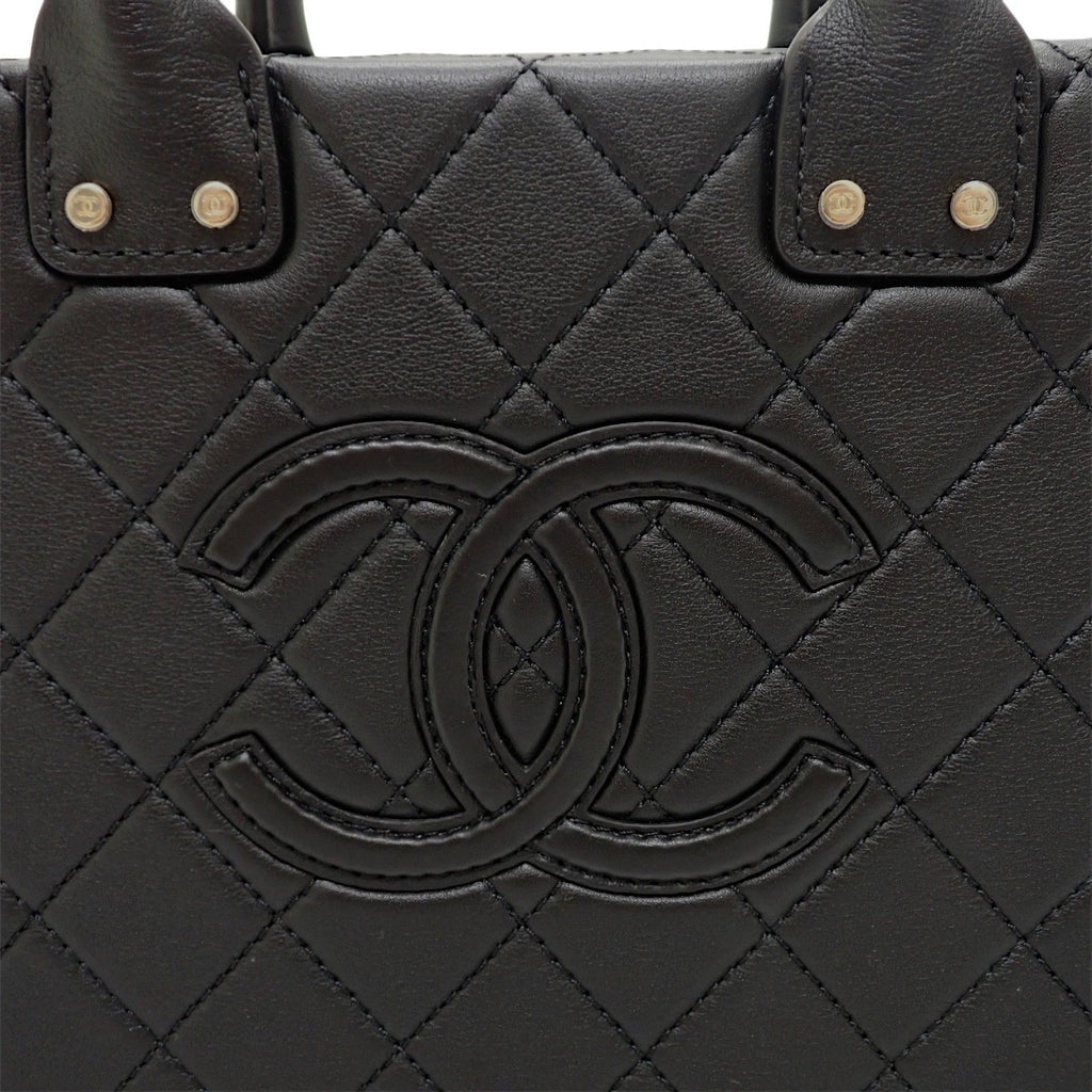 Chanel CC Logo Vanity 2-Way Shoulder Bag Chain Calfskin Black Gold — view 8