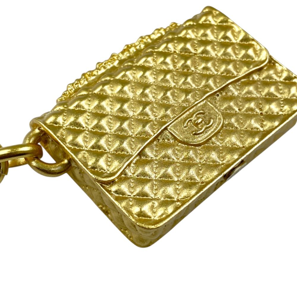 Chanel Key Holder Quilted Bag Motif CC Logo Metal Gold — view 4