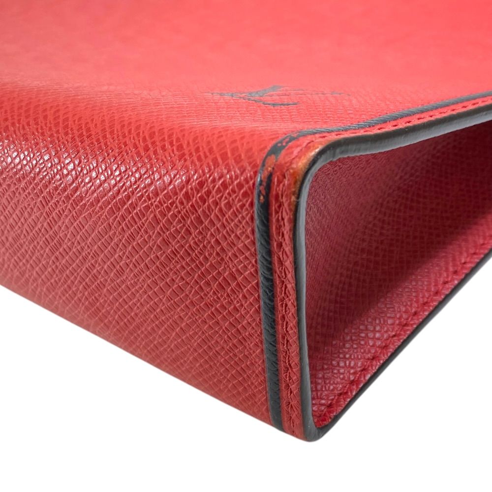 Louis Vuitton Clutch Pouch Taiga Pochette Voyage MM Leather Red — view 4