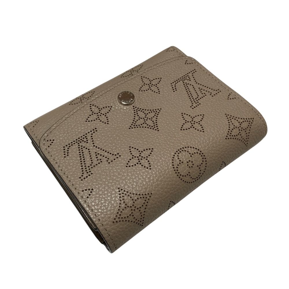 Louis Vuitton Mahina Portefeuille Iris Compact Wallet Bifold Greige — view 3