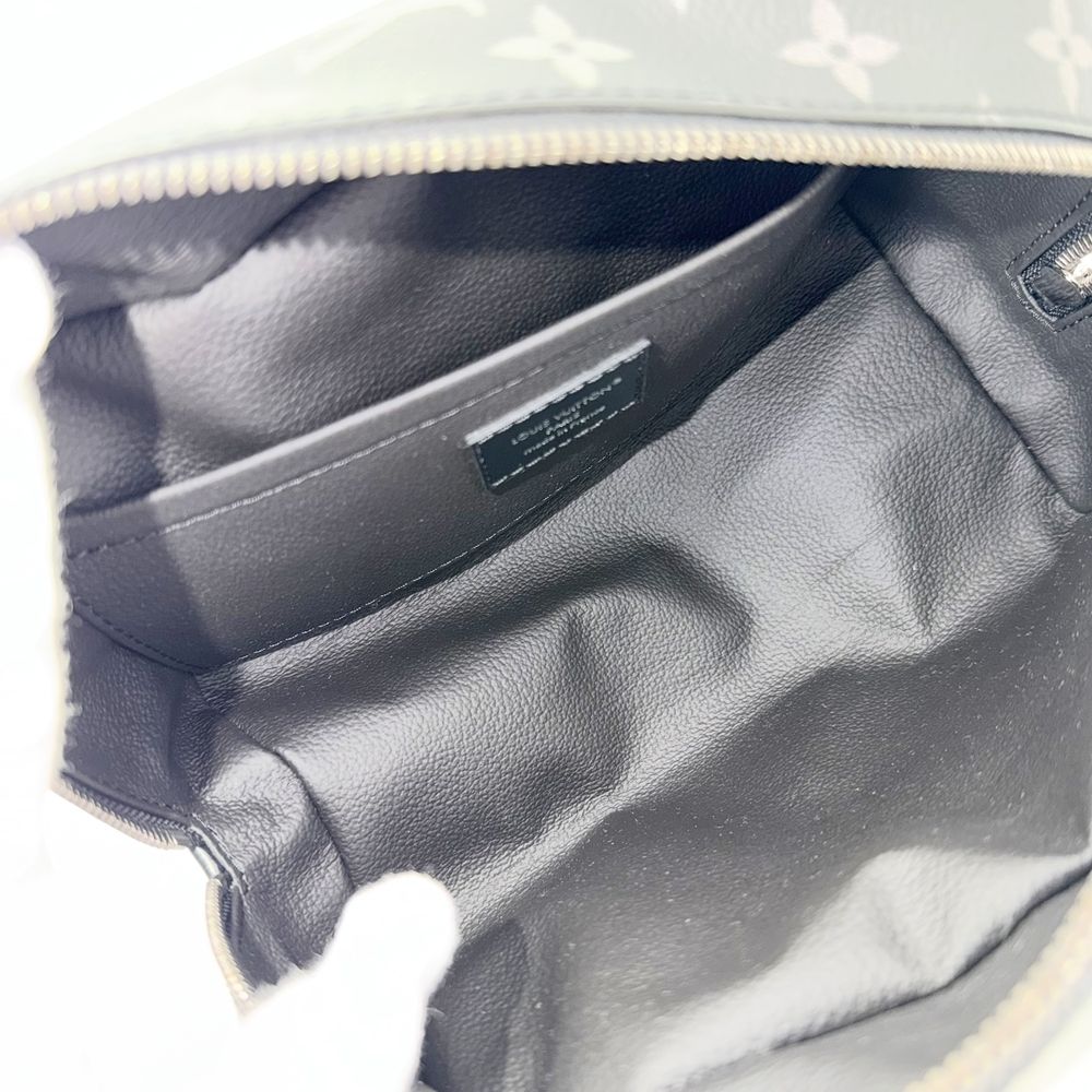 Louis Vuitton Clutch Monogram Eclipse Locker Dopp Kit Second Leather Black — view 4