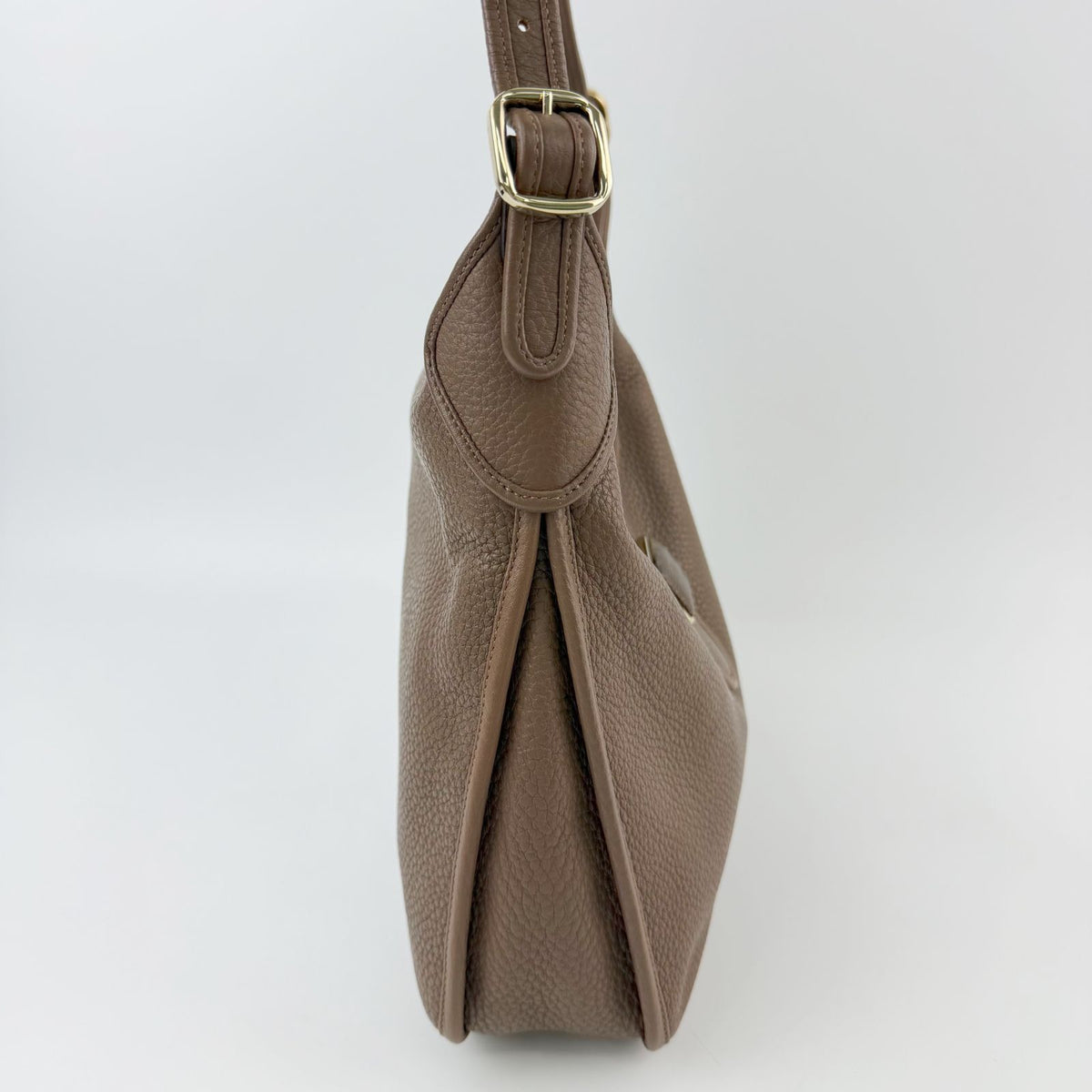 Loewe Anagram Embossed Flap Buckle Shoulder Bag Leather Greige Gold Vintage — view 4