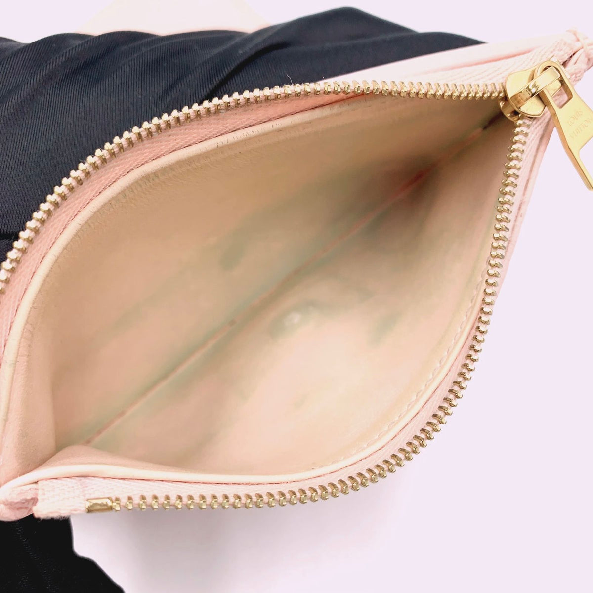 Louis Vuitton Portefeuille Capucines Leather Light Pink Wallet Gold — view 8