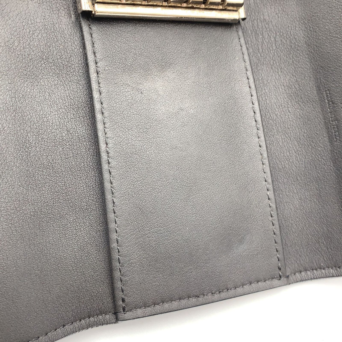 Louis Vuitton Multicles 6 Enabled Taurillon Leather Black Key Case Silver Key — view 7