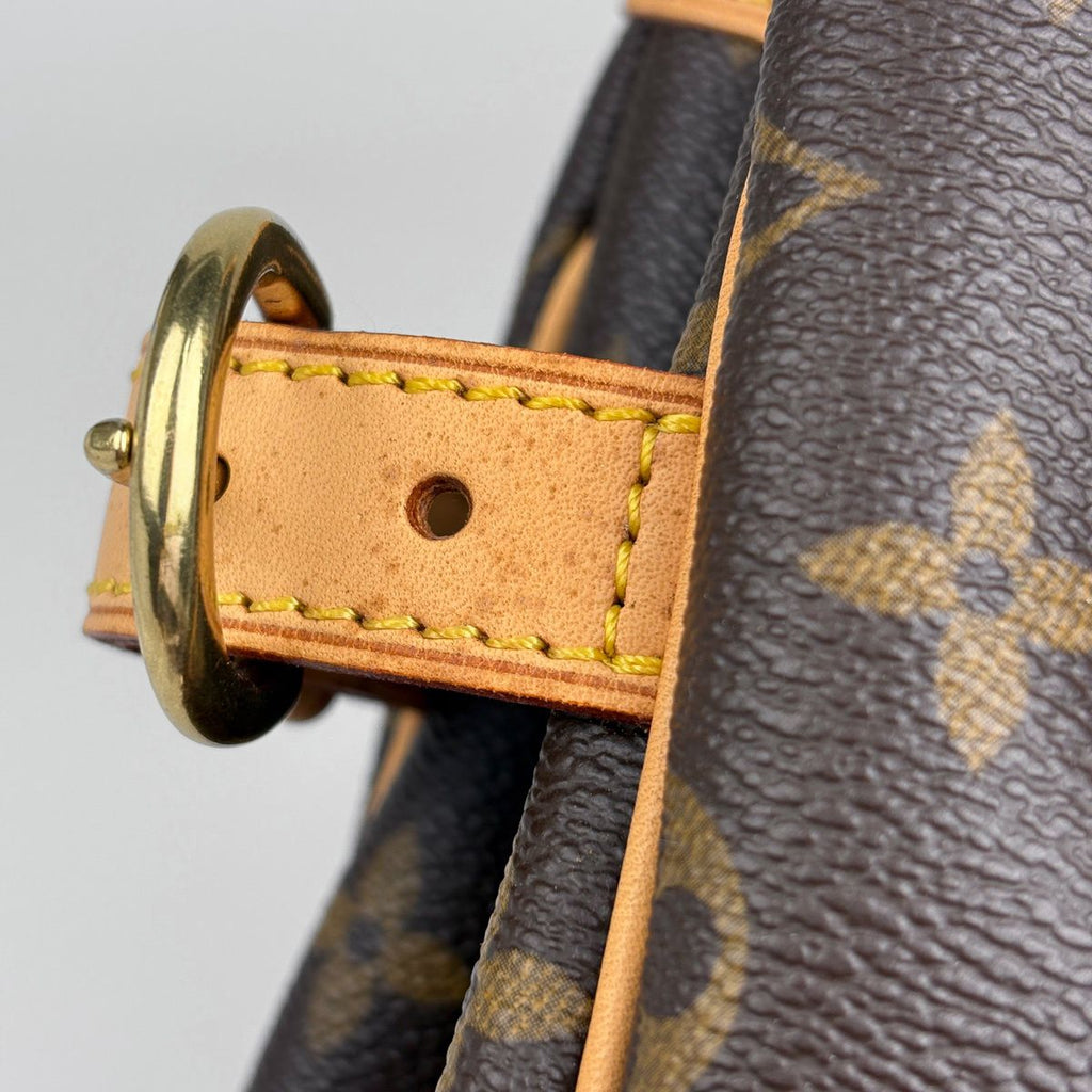 Louis Vuitton Batignolles Tote Handle Handbag Monogram Brown — view 4