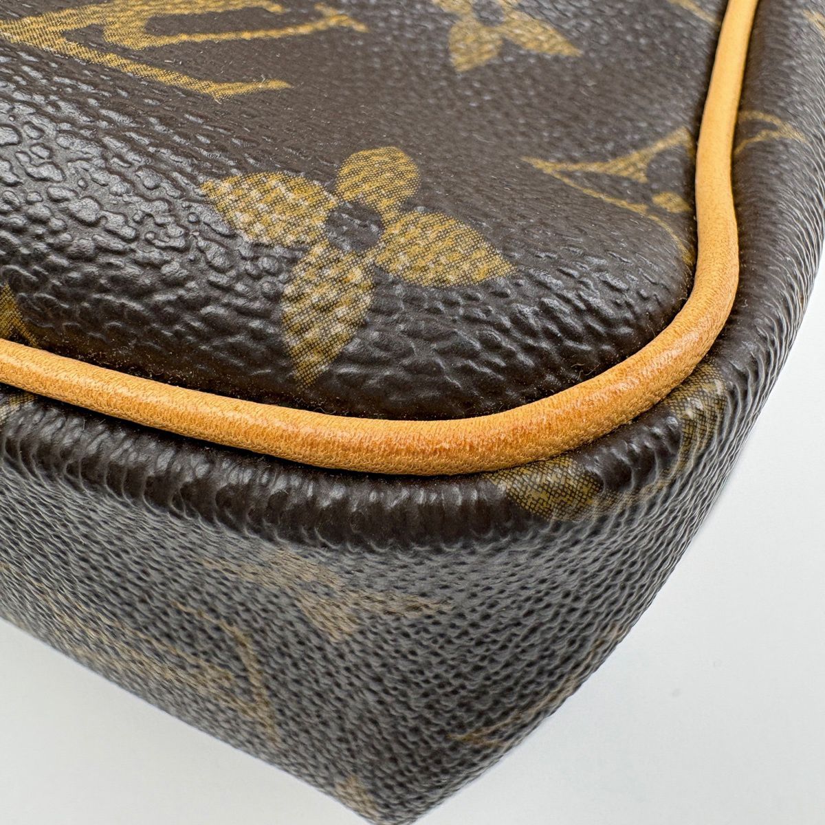 Louis Vuitton Batignolles Tote Handle Handbag Monogram Brown — view 3