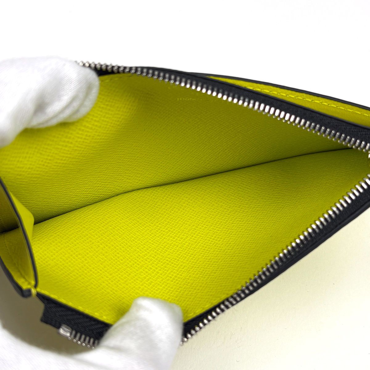 Louis Vuitton Coin Card Holder Case Monogram Taiga Taigarama Jaune — view 6