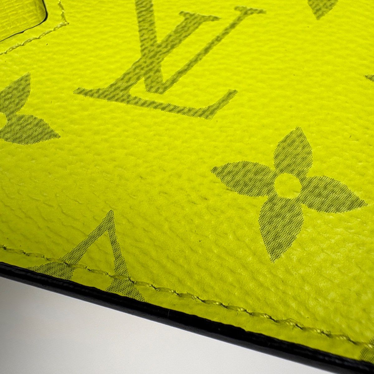 Louis Vuitton Coin Card Holder Case Monogram Taiga Taigarama Jaune — view 5