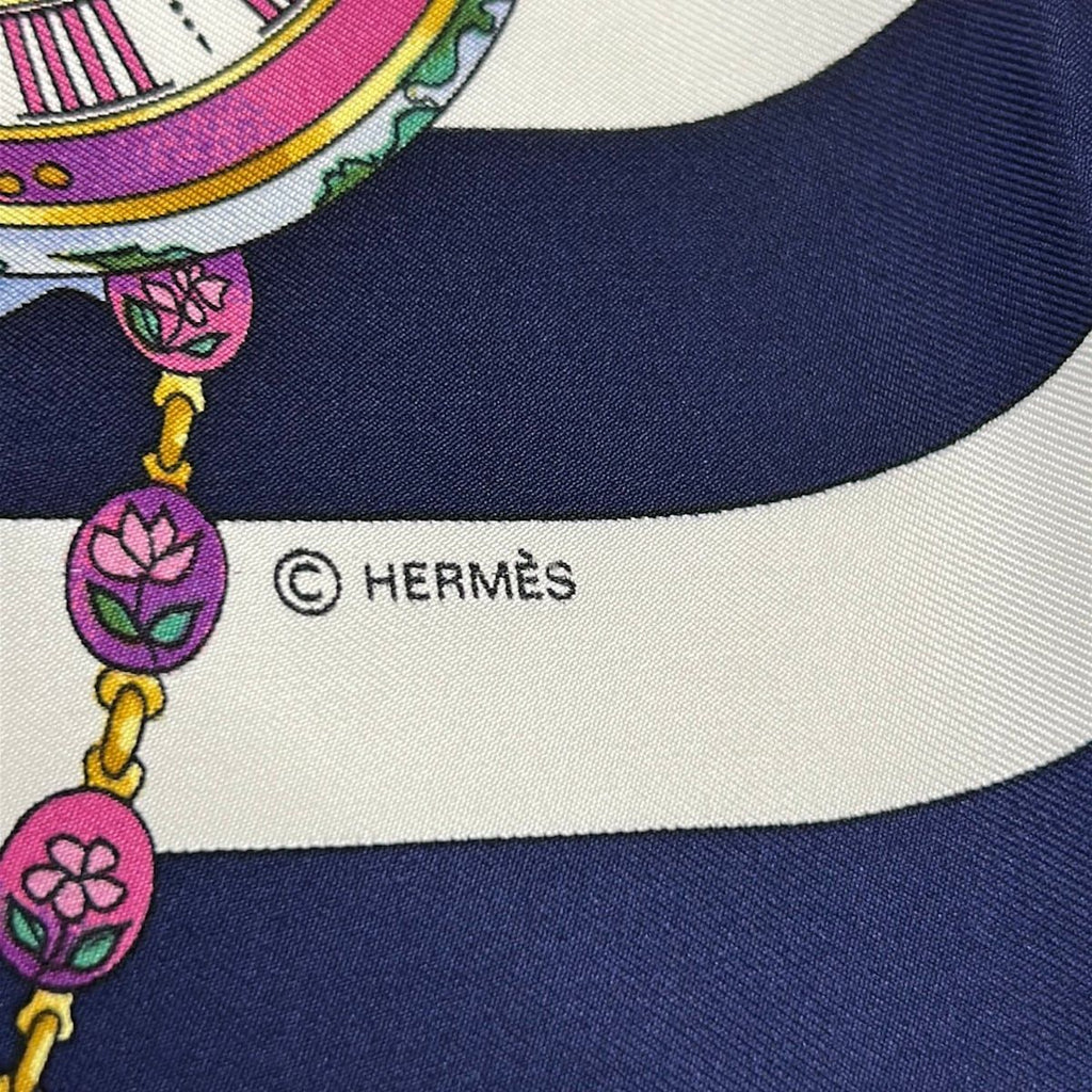 Hermes Scarf Carre 90 White Navy Red Parmi les Fleurs Je Compte les Heures Silk — view 2